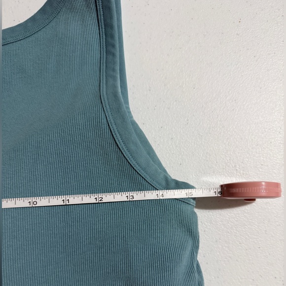 Uniqlo Teal Tank Top With Built-In Padded Bra - Picture 7 of 7
